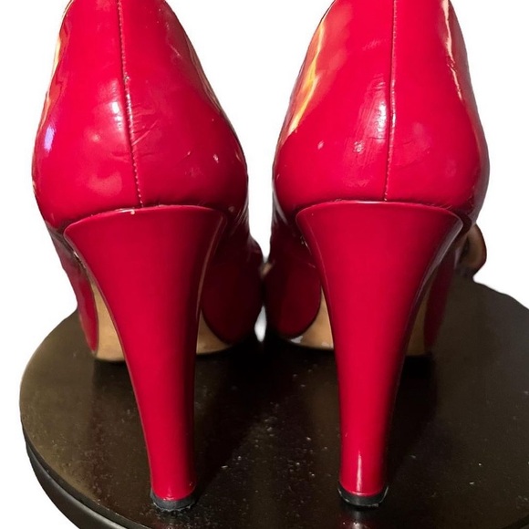 Manolo Blahnik Coveted Mary Jane’s in Red Patent Leather Sz 39 - Picture 3 of 3